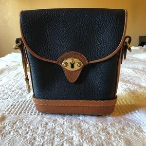 Dooney and Bourke bucket clutch
